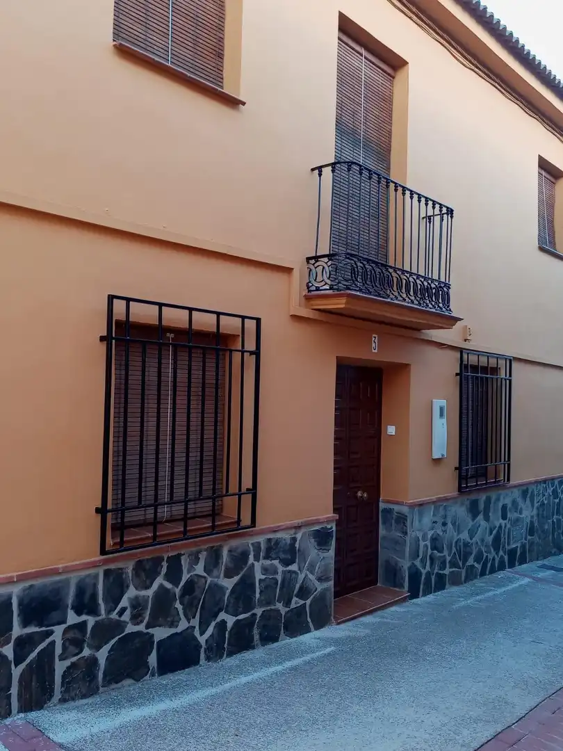 Vista exterior de Casa adosada en venda en Jayena amb Traster, Moblat i Balcó