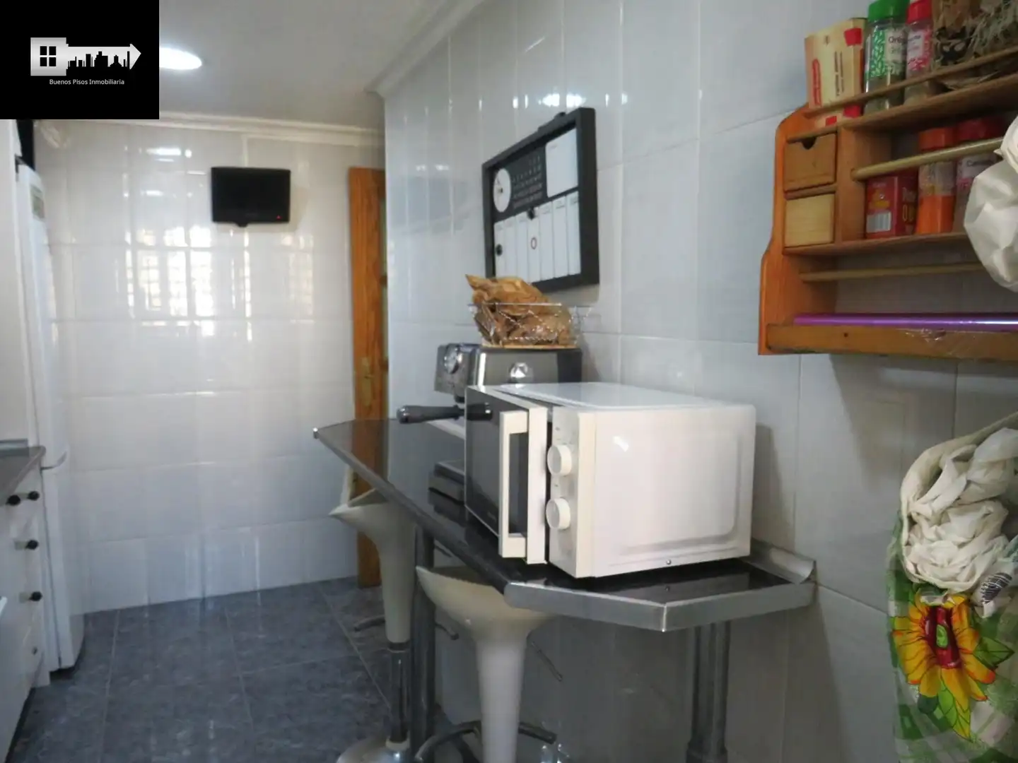 Cocina de Piso en venta en Alicante / Alacant con Aire acondicionado, Calefacción y Jardín privado