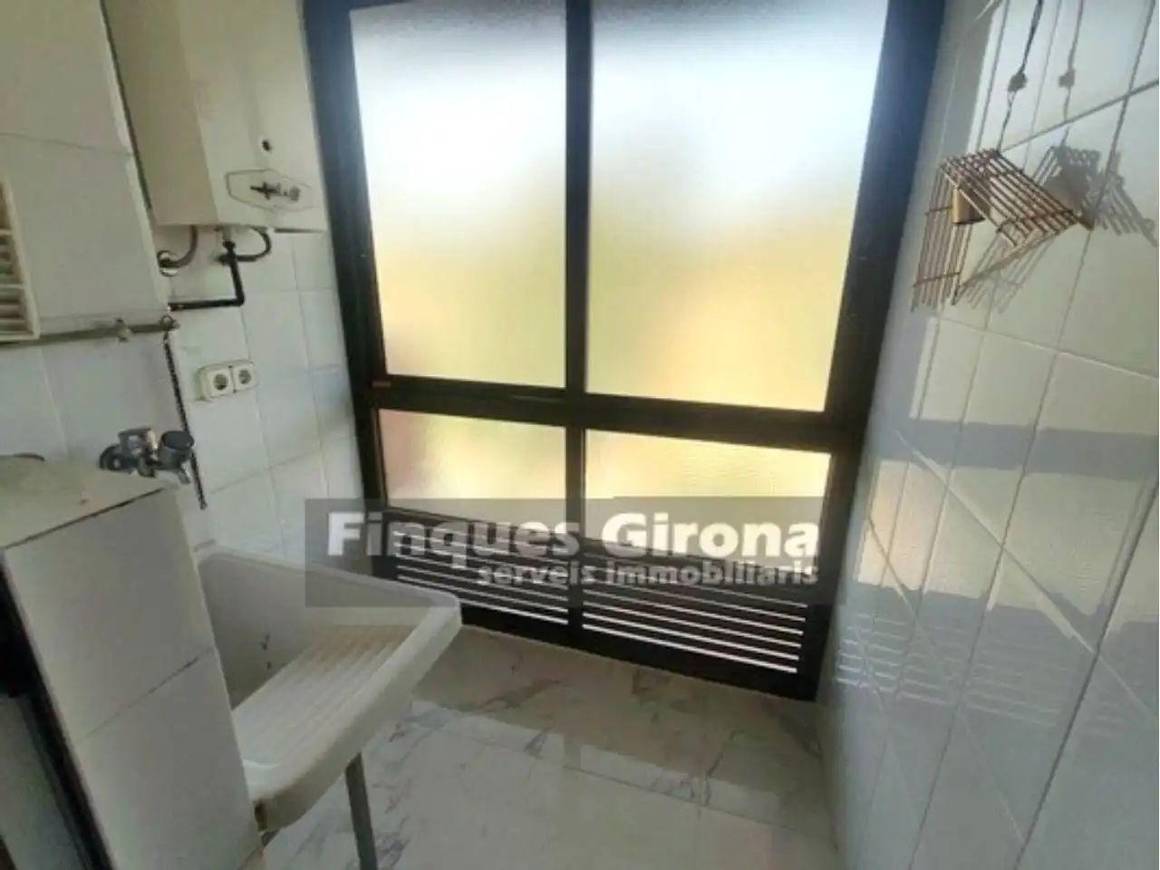 Flat for sale in Girona  with Air Conditioner, Balcony and Community pool