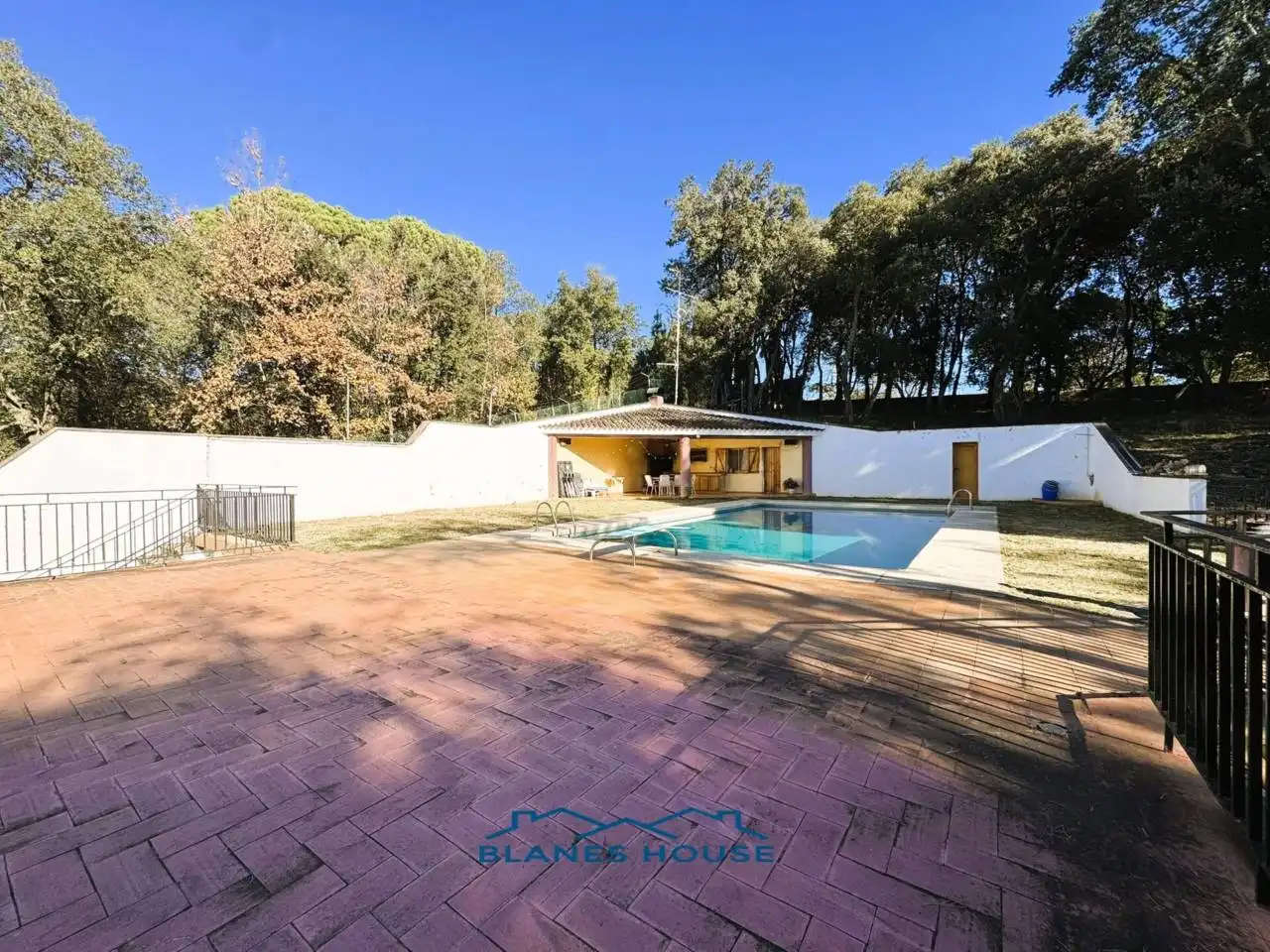 Piscina de Finca rústica en venda en Sant Feliu de Buixalleu amb Calefacció, Jardí privat i Terrassa