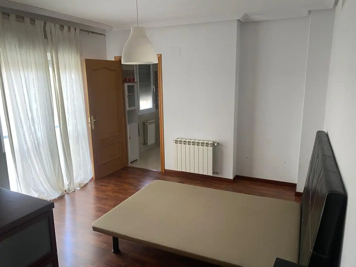 Habitación de Casa adosada en venta en Poblete con Aire acondicionado, Calefacción y Jardín privado