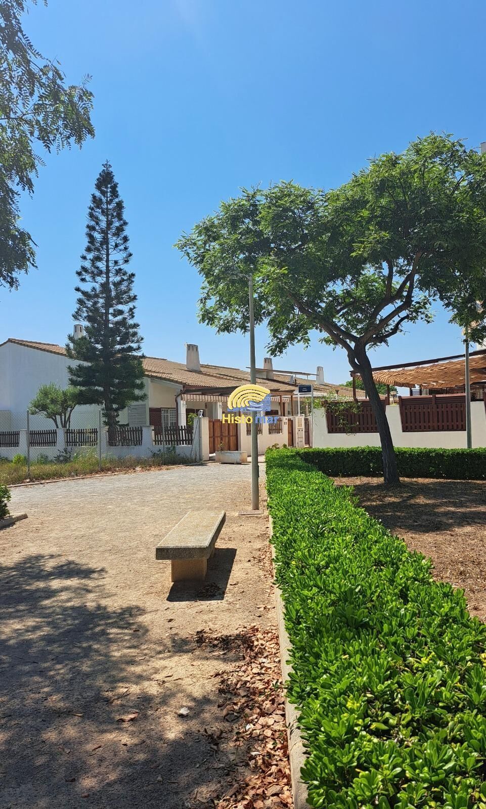 Vista exterior de Casa adosada en venda en Sagunto / Sagunt amb Aire condicionat, Calefacció i Jardí privat