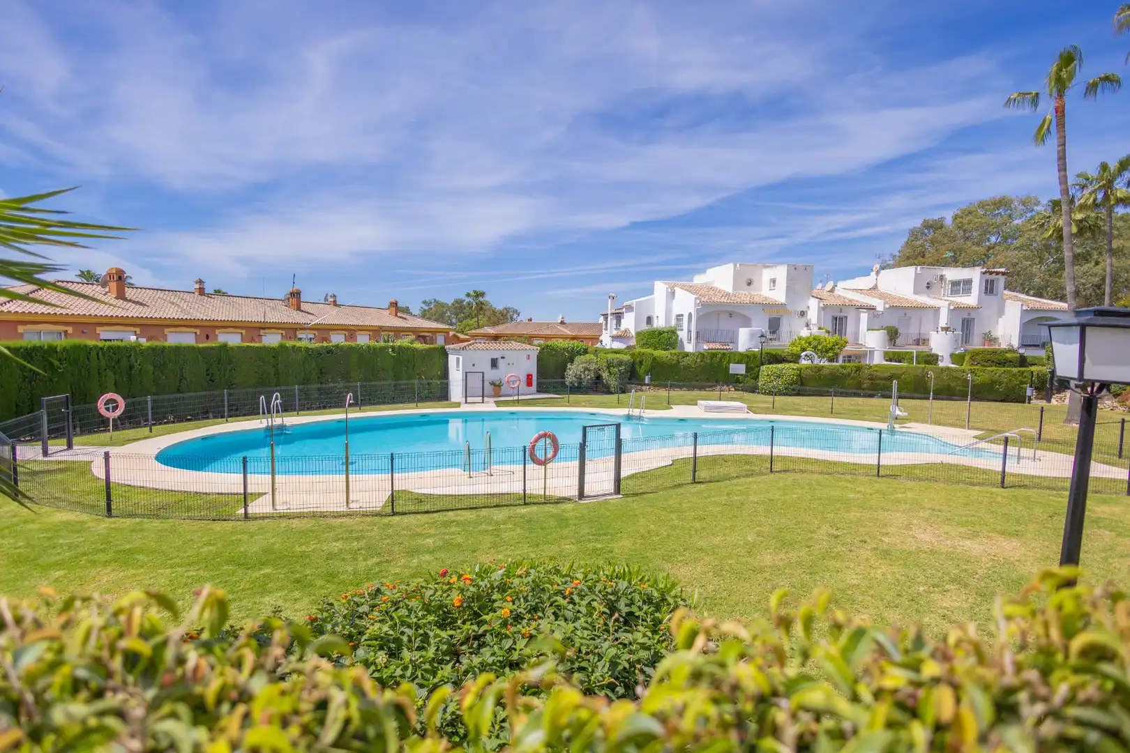 Jardín de Casa adosada en venta en Estepona con Aire acondicionado, Jardín privado y Terraza