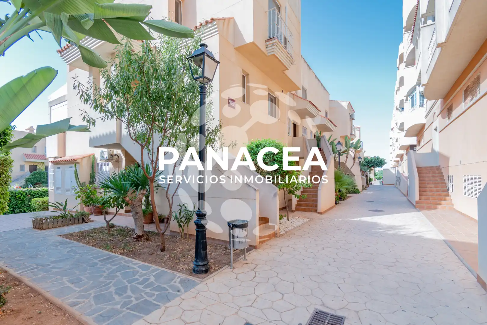 Exterior view of Flat for sale in Roquetas de Mar  with Furnished, Microwave and TV