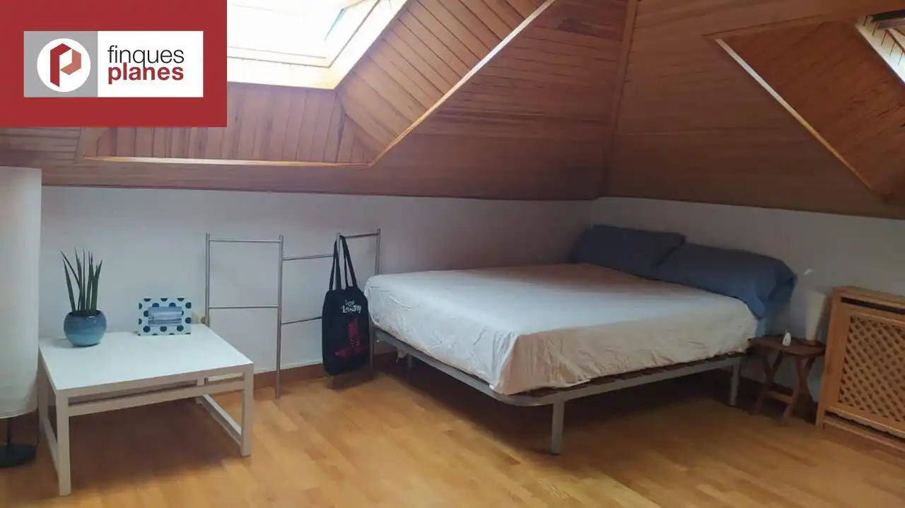 Schlafzimmer von Dachboden zum Verkauf in La Seu d'Urgell mit Heizung und Parkett