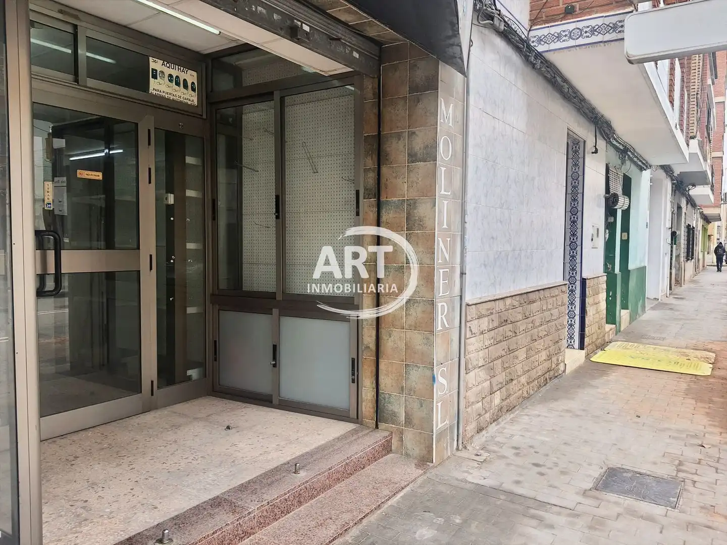 Vista exterior de Local en venta en Manises con Aire acondicionado