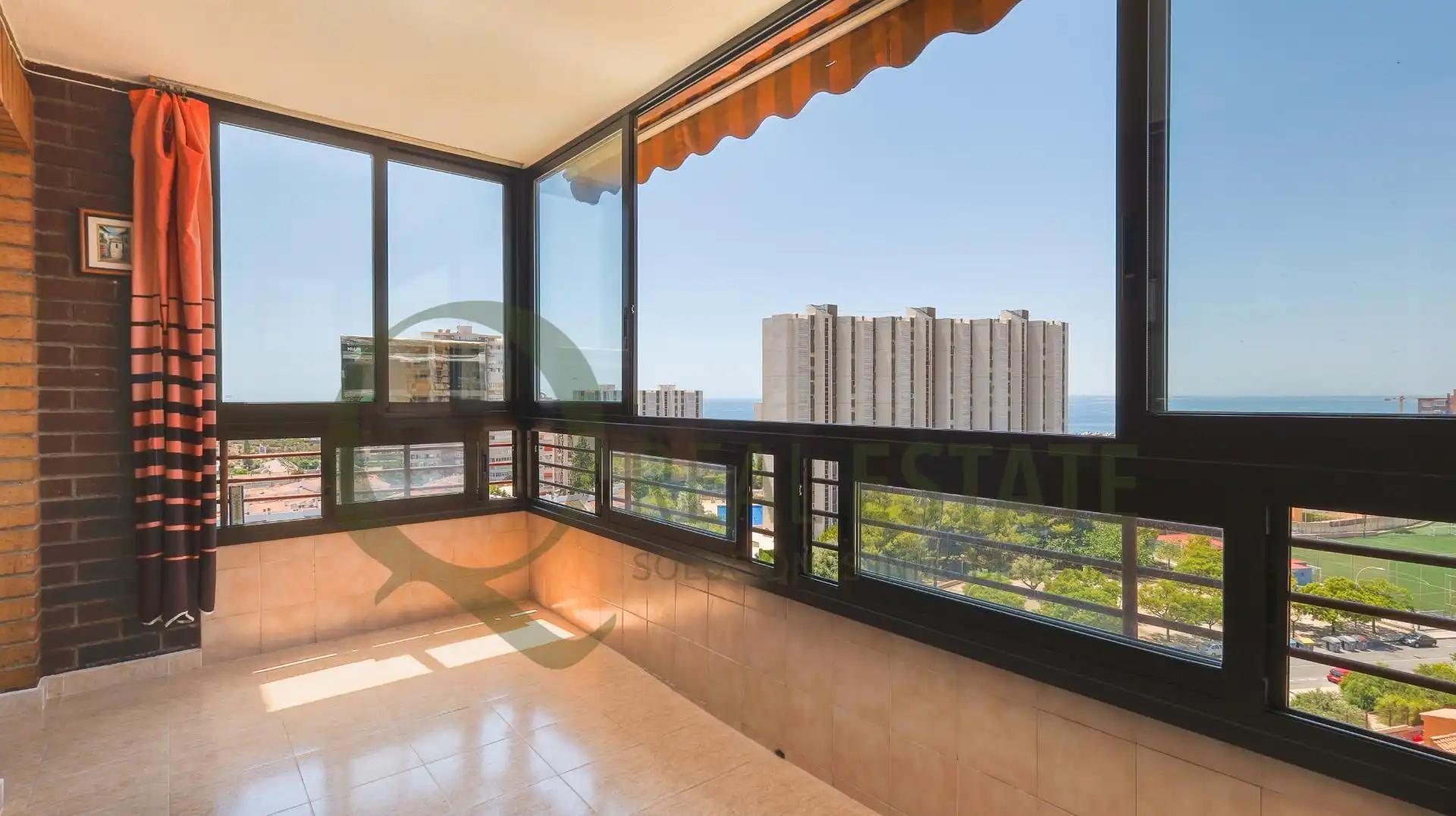 Terrassa de Pis en venda en Alicante / Alacant amb Aire condicionat, Jardí privat i Parquet