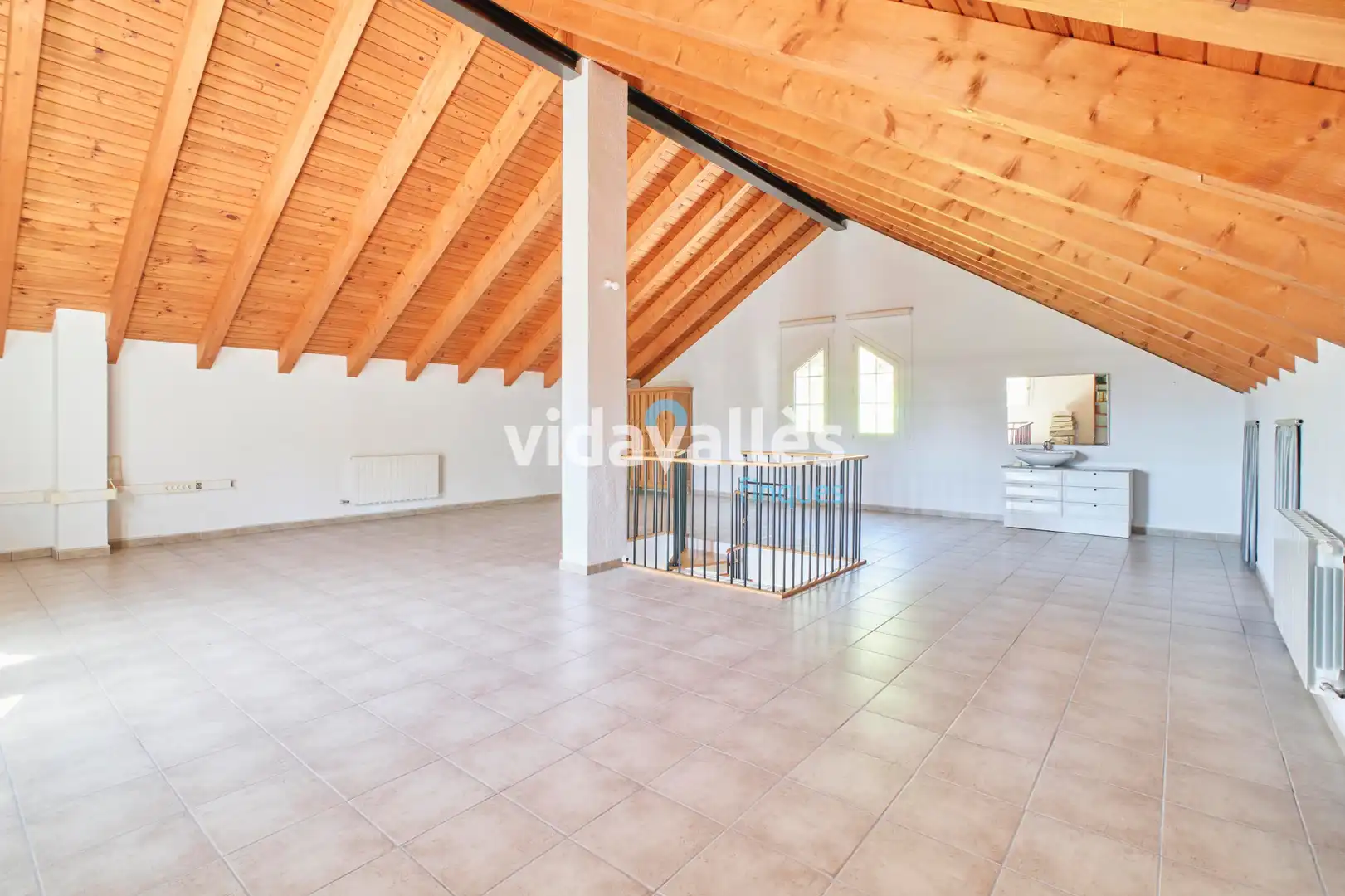 Sala d'estar de Casa o xalet en venda en Vallgorguina amb Aire condicionat, Calefacció i Jardí privat