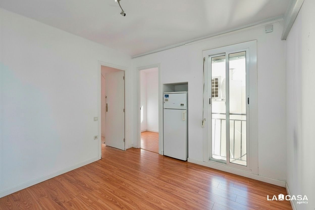 Flat for sale in L'Hospitalet de Llobregat  with Balcony