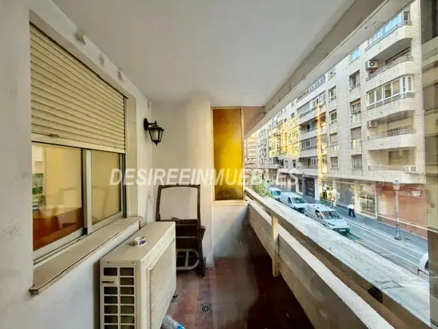 Vista exterior de Piso en venta en Valencia con Aire acondicionado, Calefacción y Parquet
