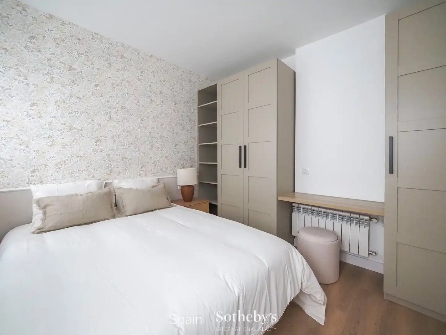 Dormitori de Apartament en venda en Madrid amb Aire condicionat i Calefacció