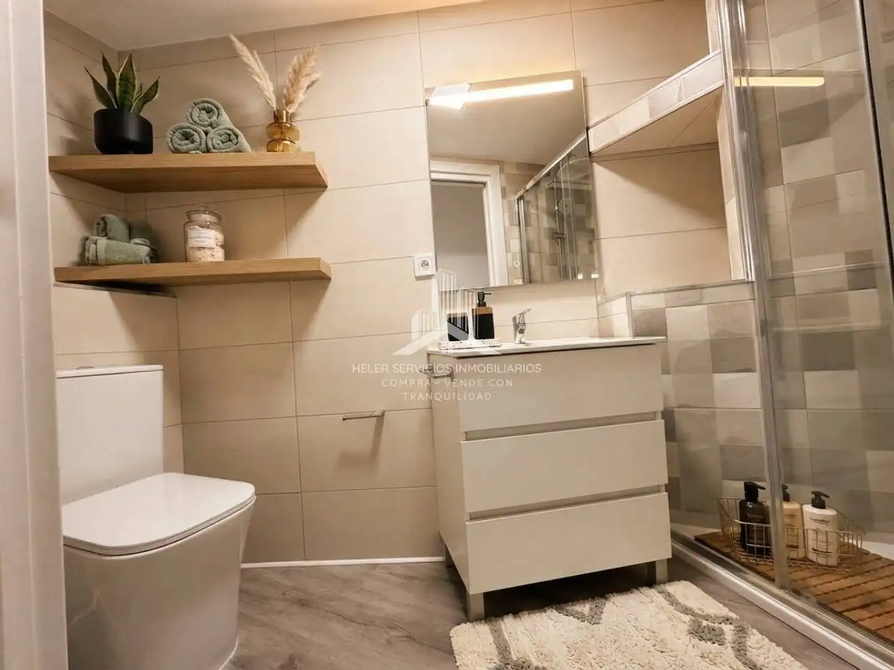 Wohnung zur Miete in Avenida Valencia, Ensanche - Río Júcar