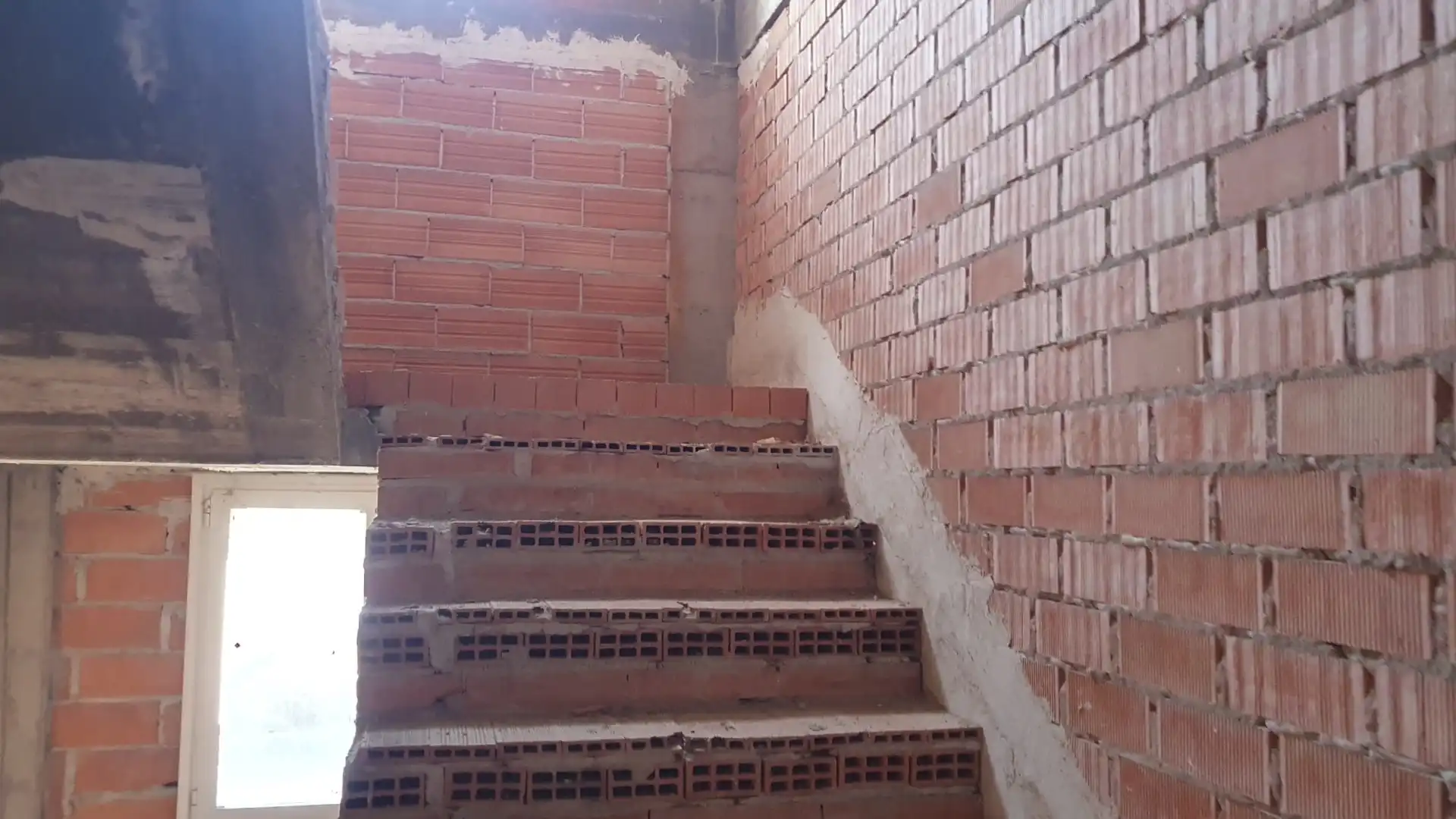 Edificio en venta en Pradoluengo