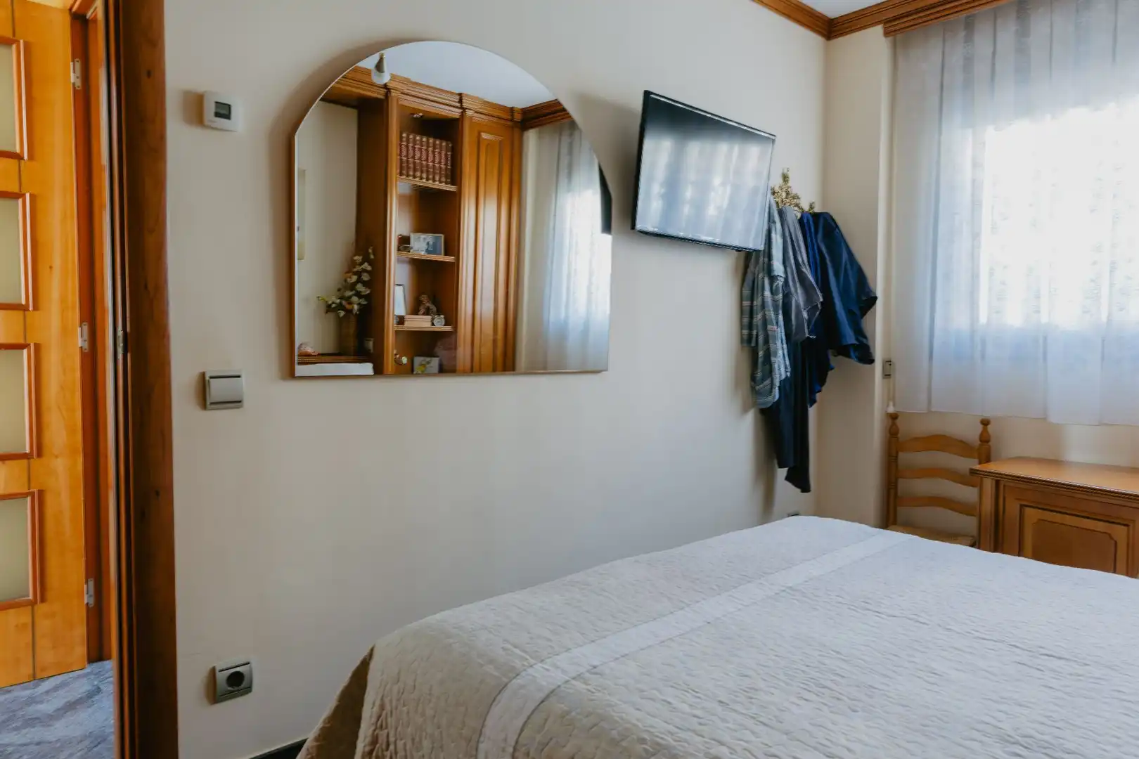 Bedroom of Houses for sale in Santa Coloma de Gramenet  with Air Conditioner, Heating and Private garden