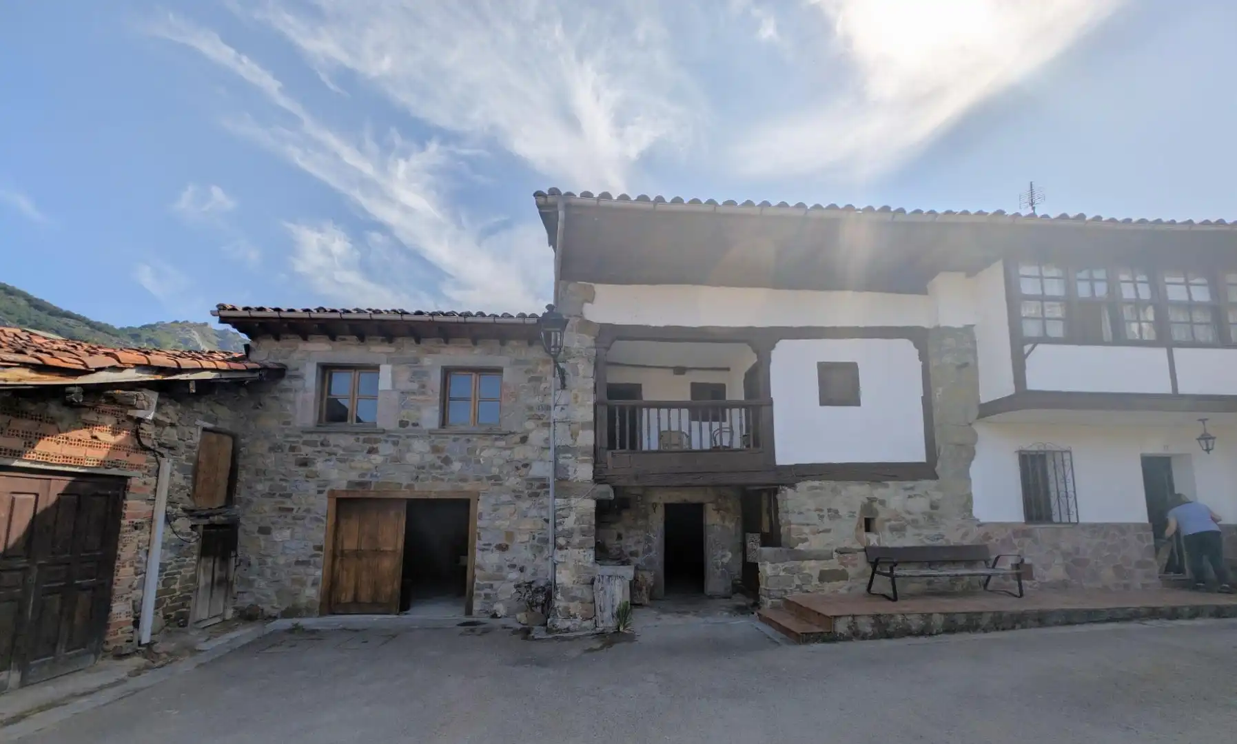 Vista exterior de Finca rústica en venda en Aller amb Jardí privat