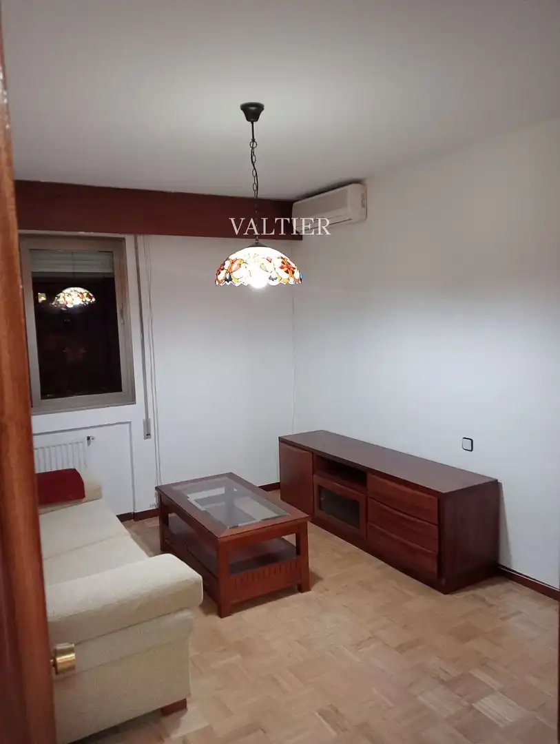 Sala de estar de Piso de alquiler en Madrid con Aire acondicionado, Terraza y Amueblado