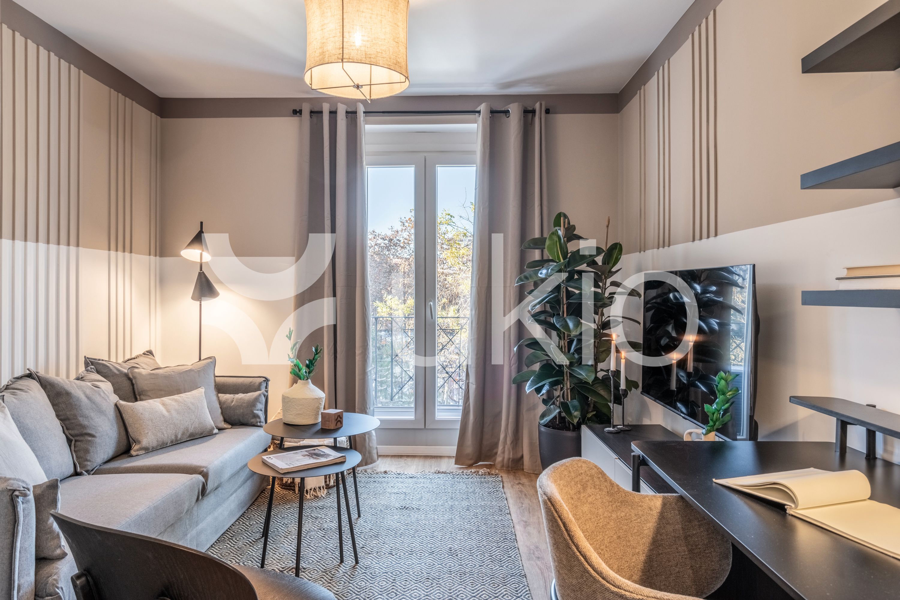 Sala d'estar de Apartament de lloguer en  Madrid Capital amb Aire condicionat, Calefacció i Moblat