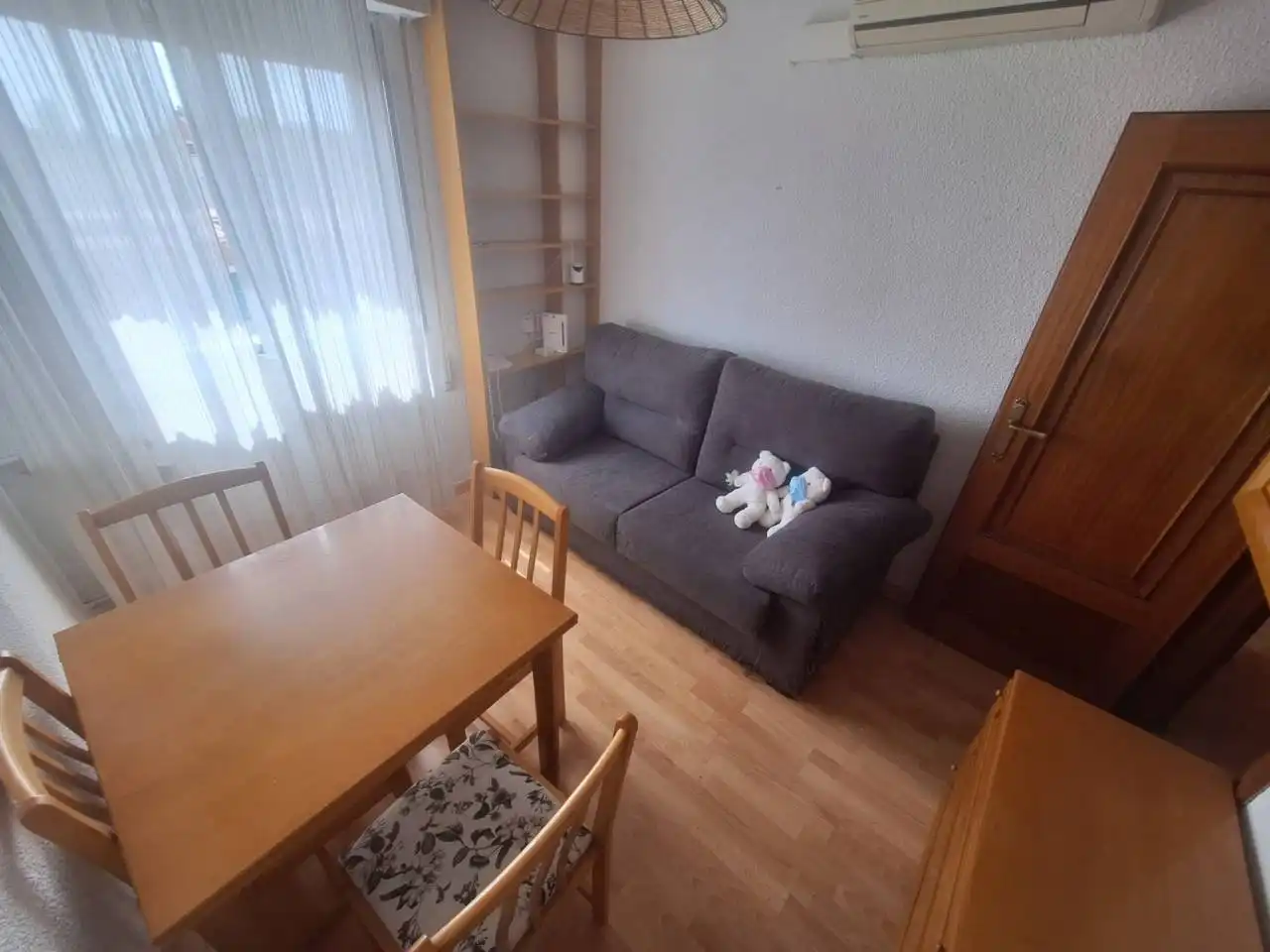 Living room of Flat for sale in Fuenlabrada  with Air Conditioner, Heating and Parquet flooring