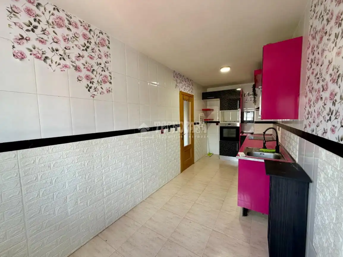 Kitchen of Detached homes for sale in Azuqueca de Henares