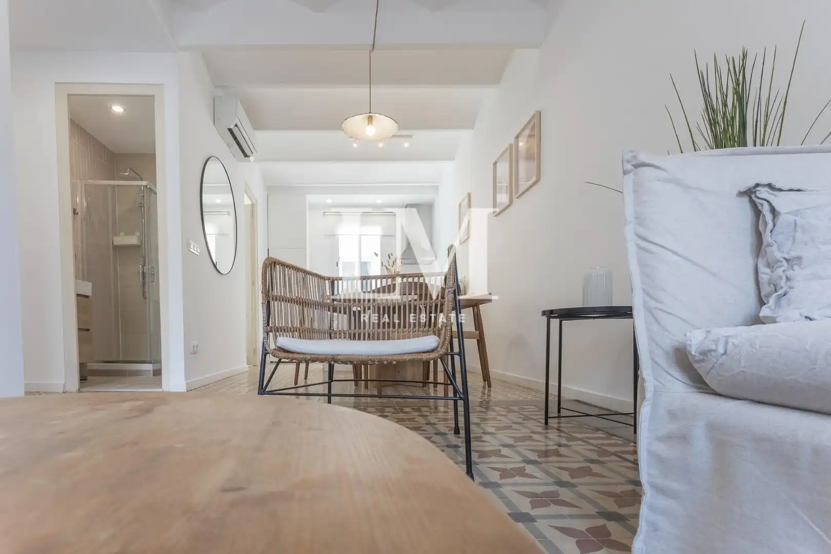 Menjador de Apartament de lloguer en Barcelona amb Aire condicionat, Calefacció i Moblat