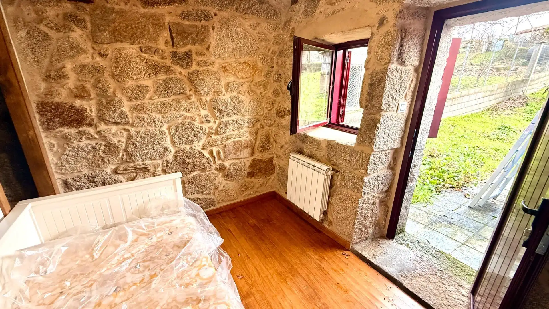 Dormitori de Finca rústica en venda en A Merca   amb Jardí privat, Terrassa i Traster