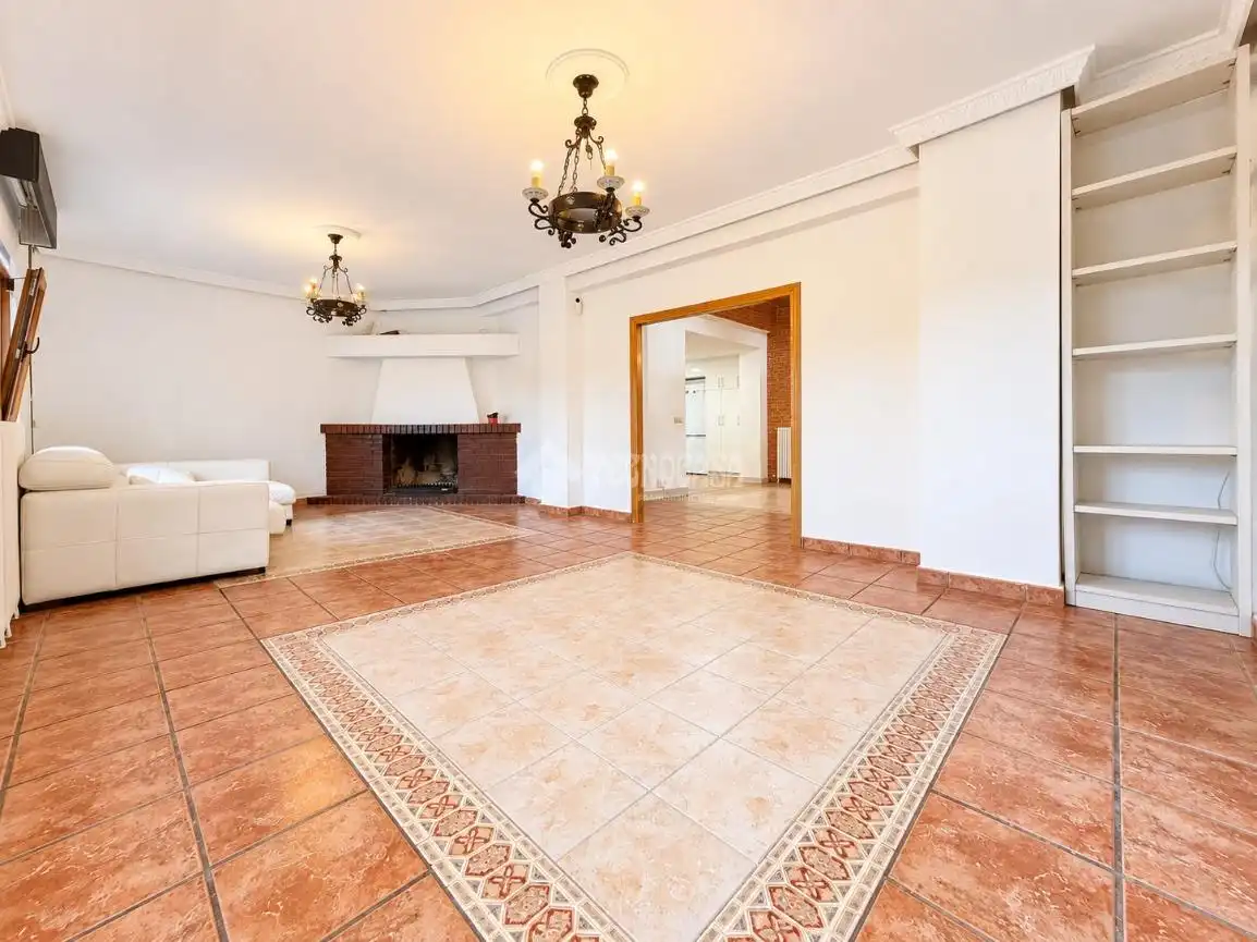 Sala de estar de Casa o chalet en venta en Camarma de Esteruelas, Madrid