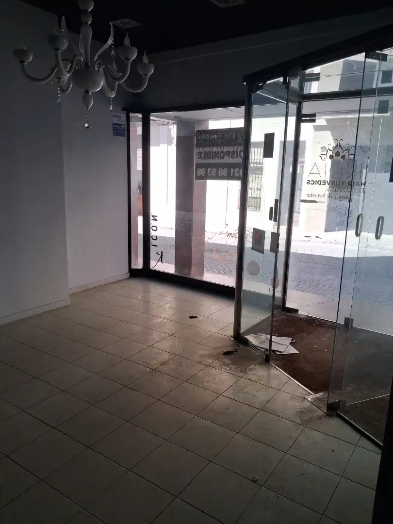 Local comercial en venta en Carrer del Pantà 69, imagen 6