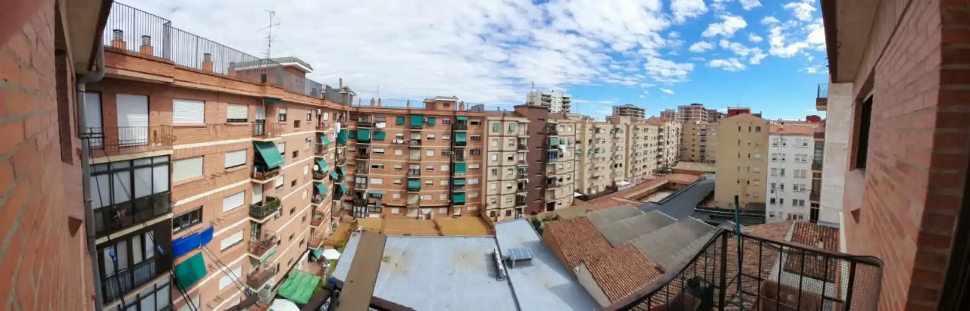 Vista exterior de Pis en venda en  Logroño amb Balcó