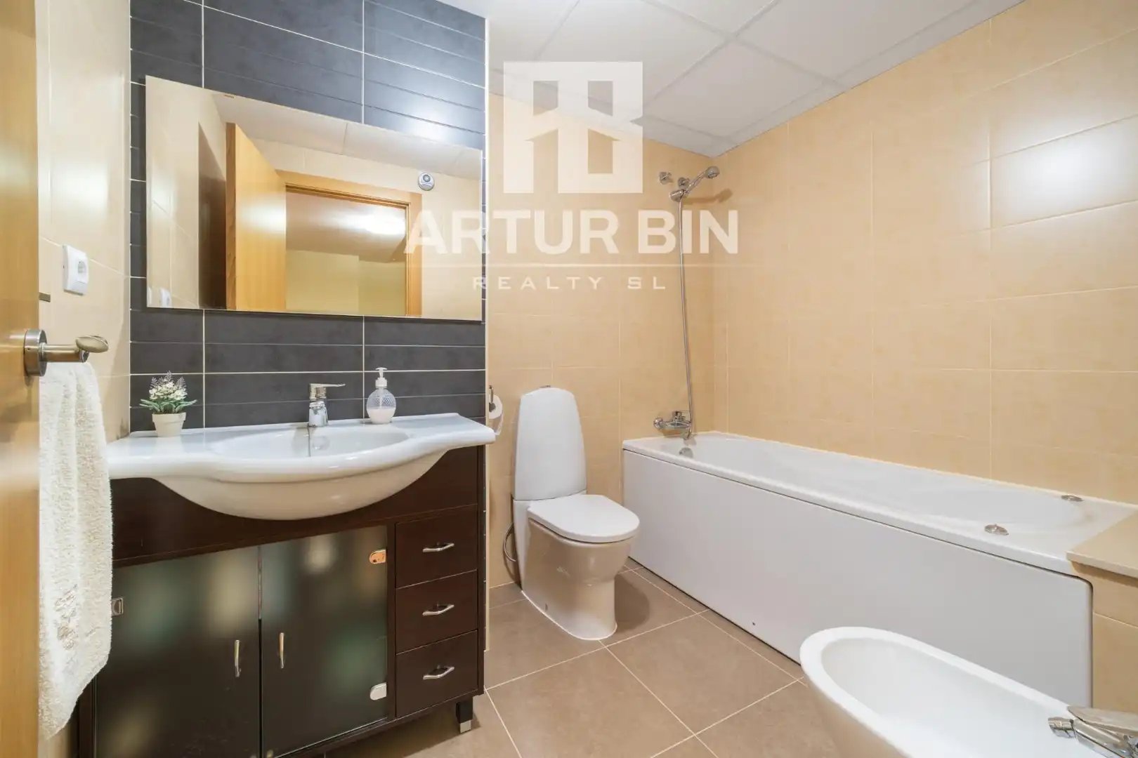 Baño de Casa adosada en venta en Alzira con Aire acondicionado, Calefacción y Terraza