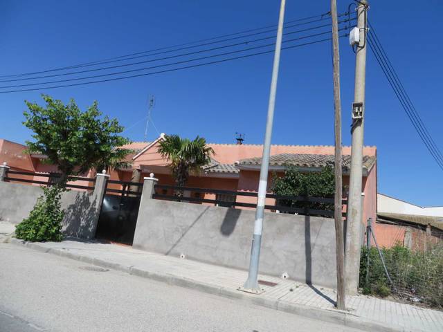 Casa adosada en Venta en C/ Fernando el Católico  en Pina de Ebro