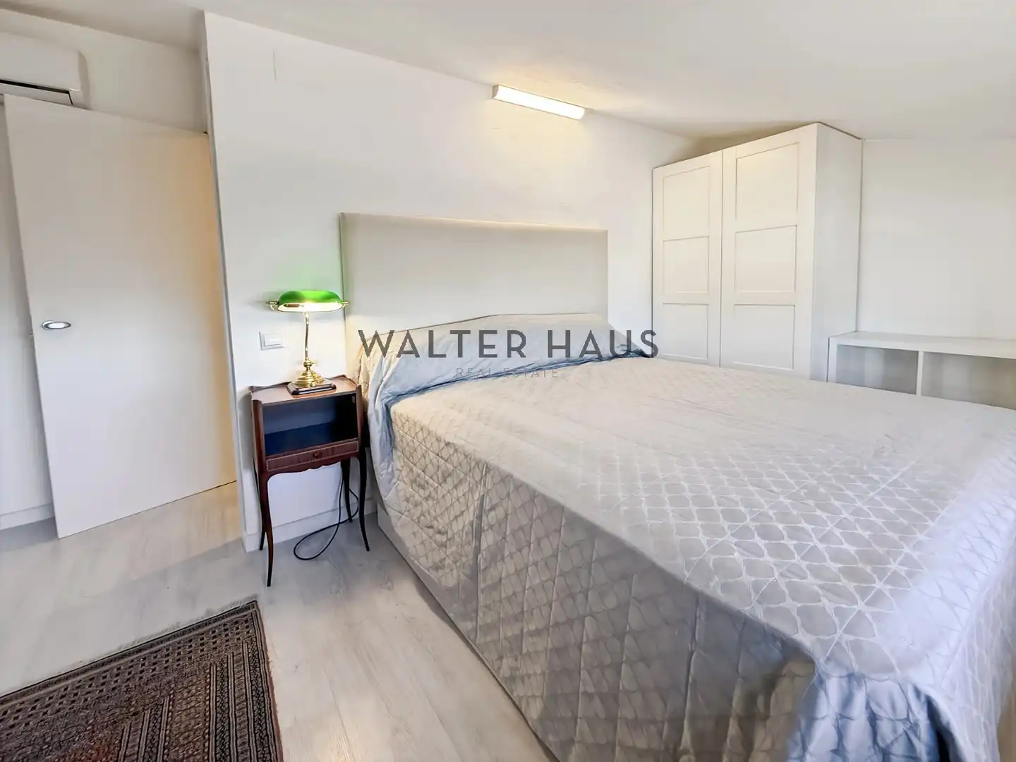 Habitación de Dúplex en venta en Barcelona con Aire acondicionado y Amueblado