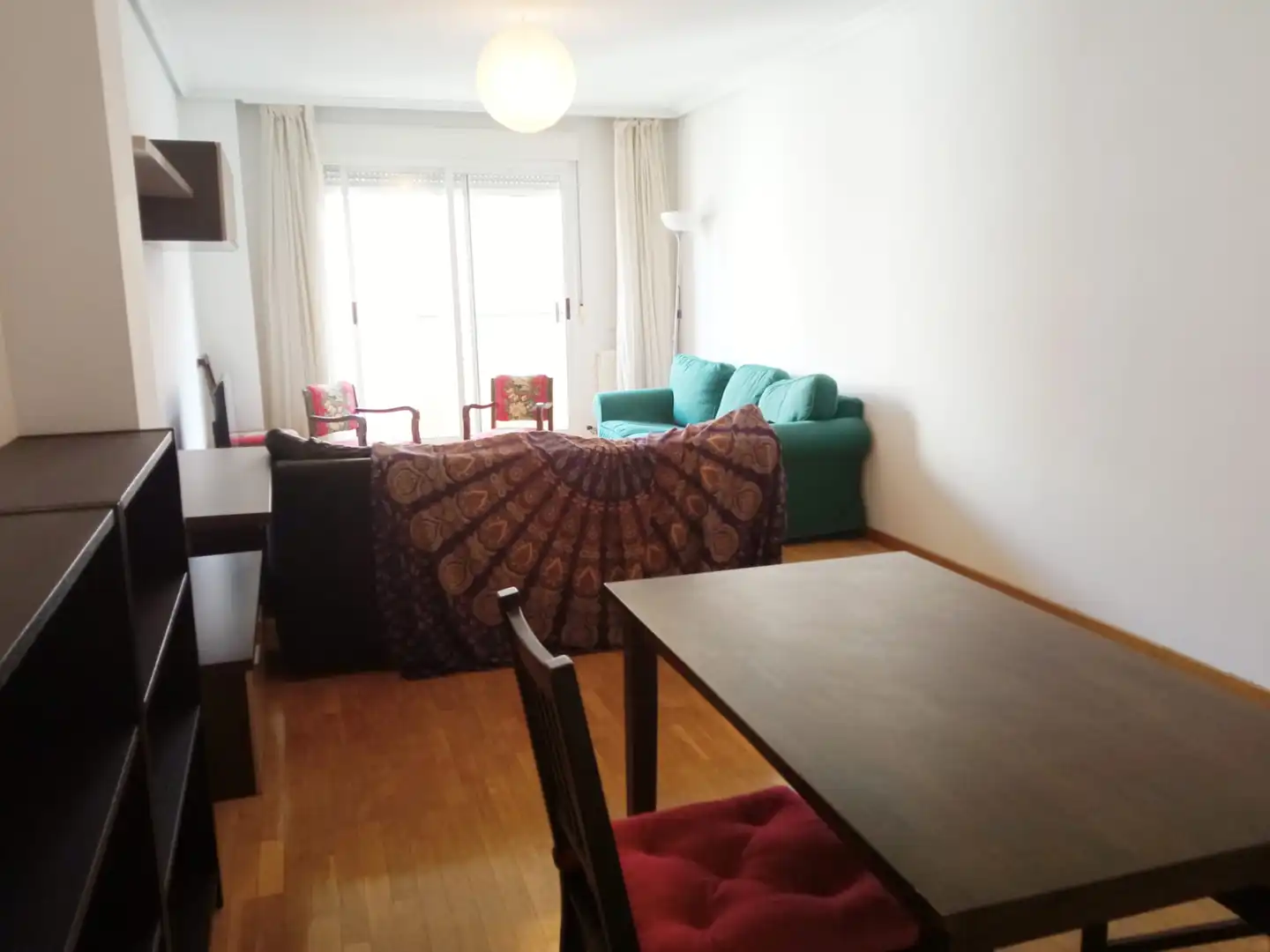 Sala d'estar de Pis en venda en Burgos amb Calefacció, Parquet i Terrassa