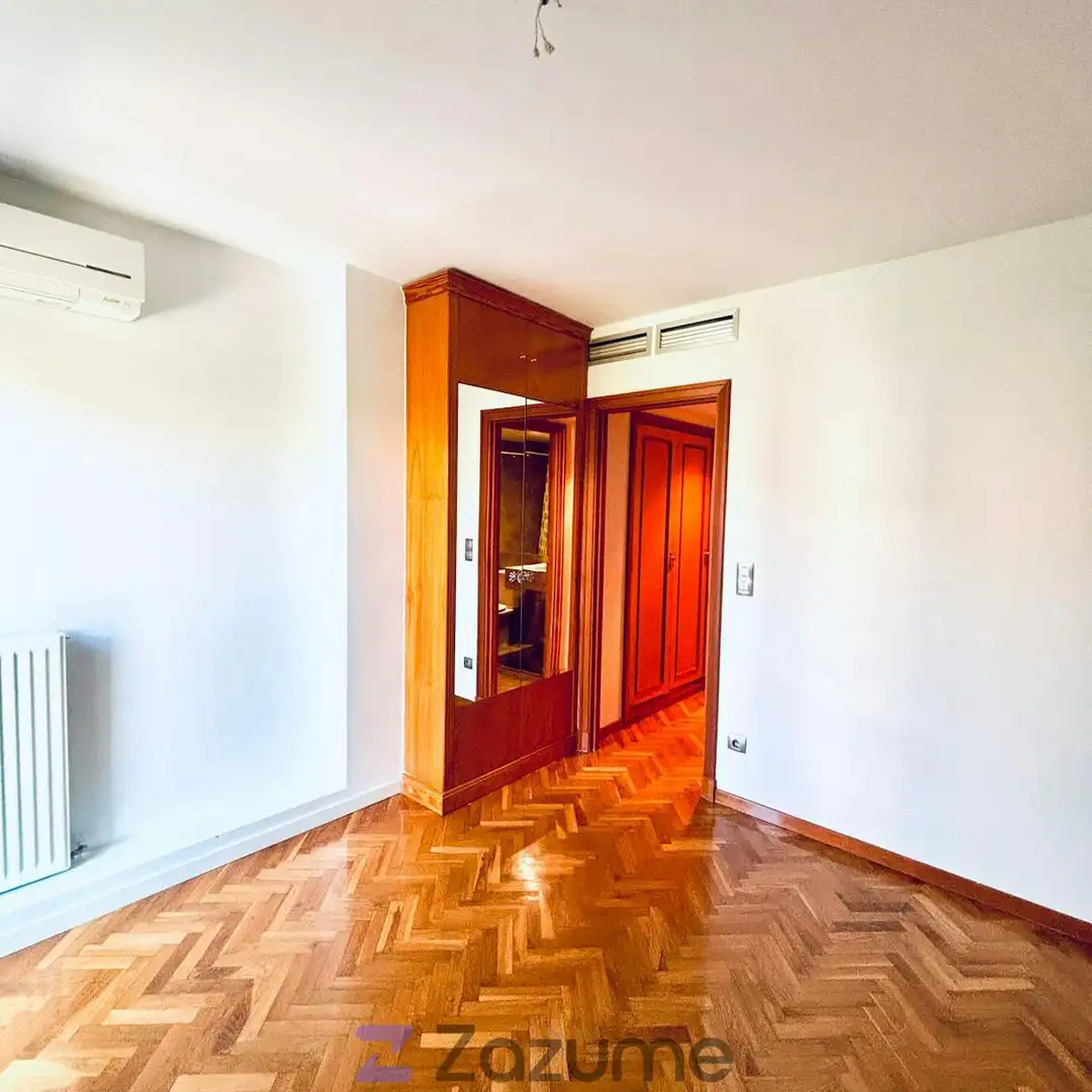 Habitación de Apartamento de alquiler en Zaragoza con Aire acondicionado, Calefacción y Parquet