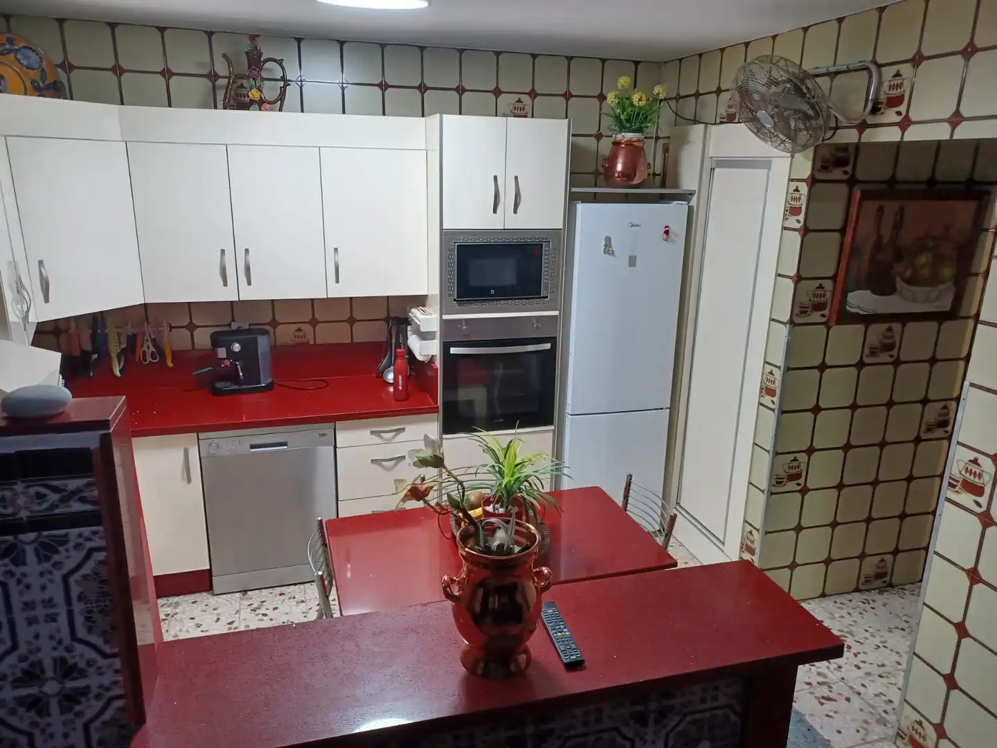 Cuina de Casa adosada en venda en San Martín del Tesorillo amb Aire condicionat, Jardí privat i Terrassa