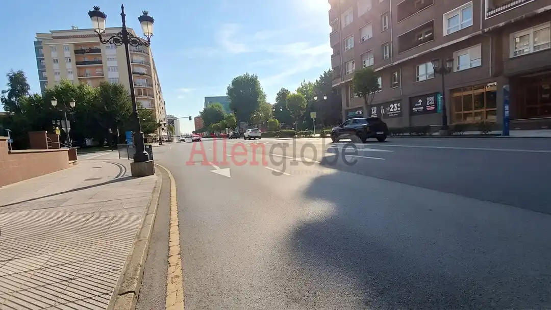 Vista exterior de Pis en venda en Oviedo  amb Calefacció, Terrassa i Traster