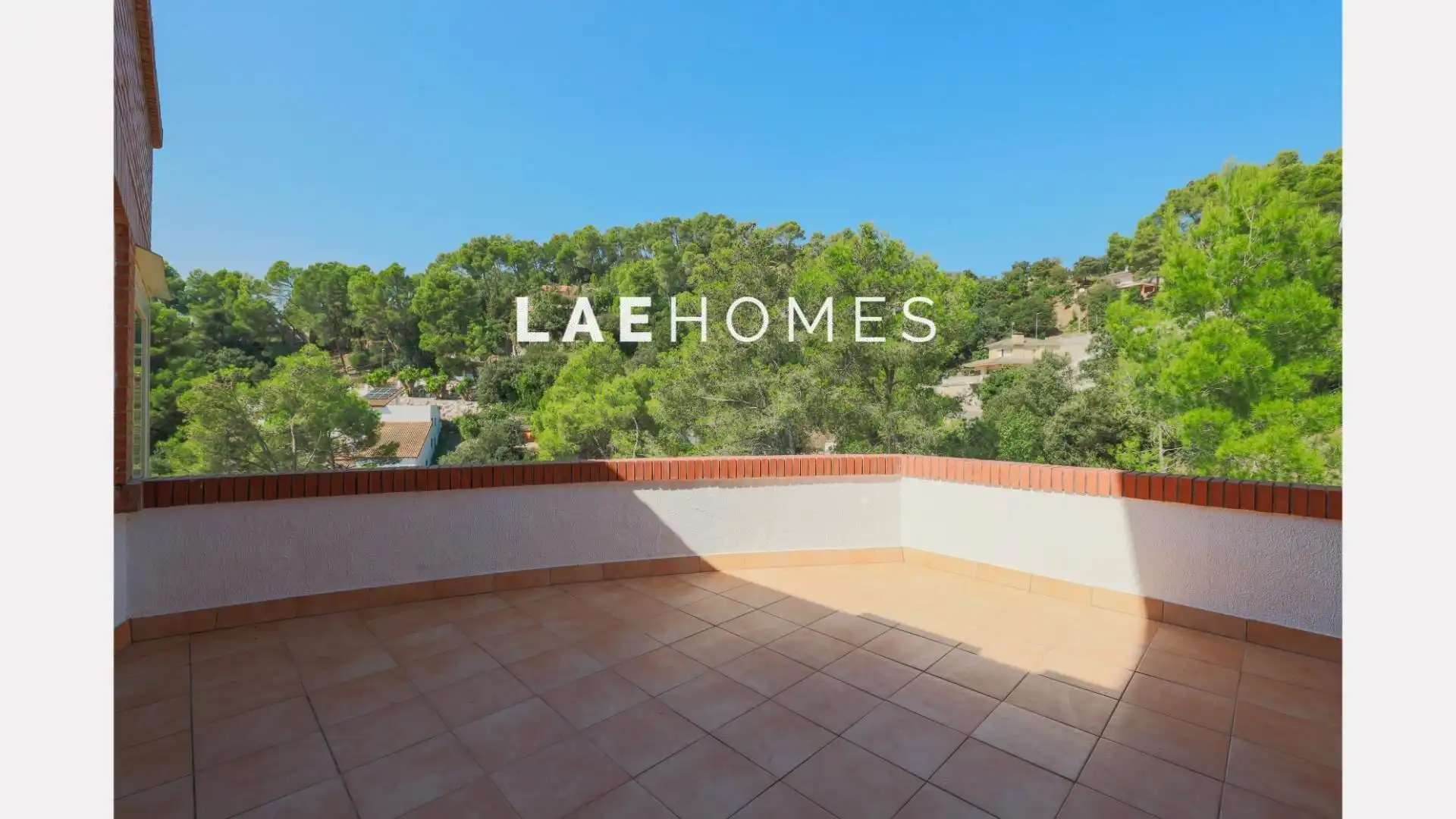 Außenansicht von Haus oder Chalet zur Miete in Corbera de Llobregat mit Klimaanlage, Privatgarten und Terrasse