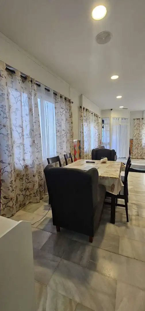 Menjador de Apartament en venda en Fuengirola amb Aire condicionat, Calefacció i Moblat