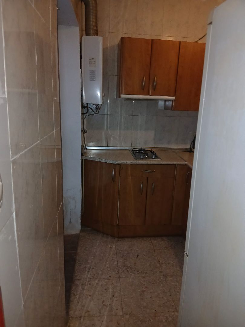 Cuina de Apartament de lloguer en  Granada Capital amb Moblat i Rentadora