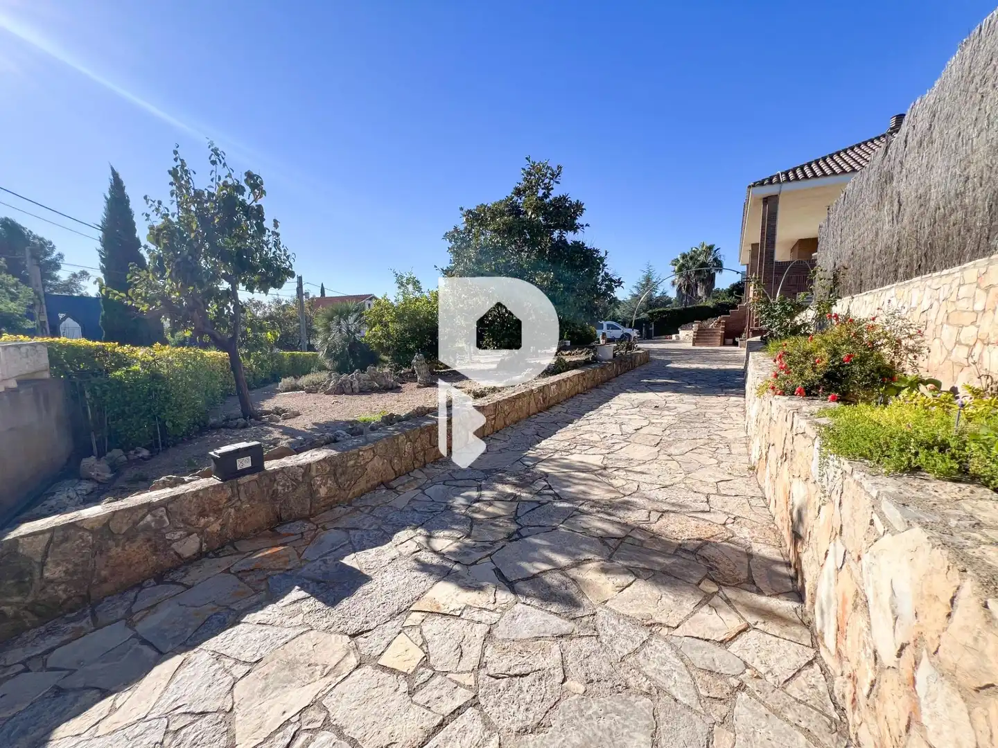 Vista exterior de Casa o chalet en venta en Pallejà con Aire acondicionado, Calefacción y Jardín privado