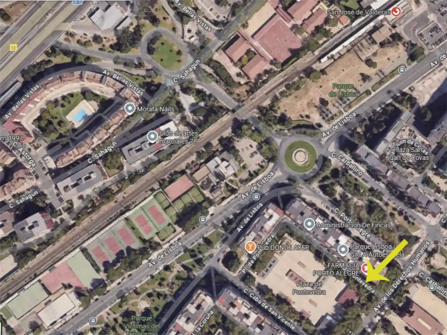 Exterior view of Garage for sale in Parque Lisboa - La Paz