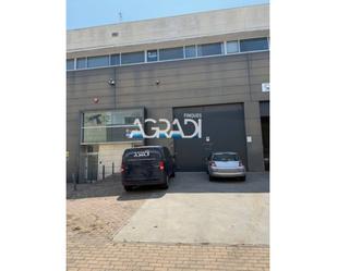 Vista exterior de Nau industrial de lloguer en Llinars del Vallès amb Alarma