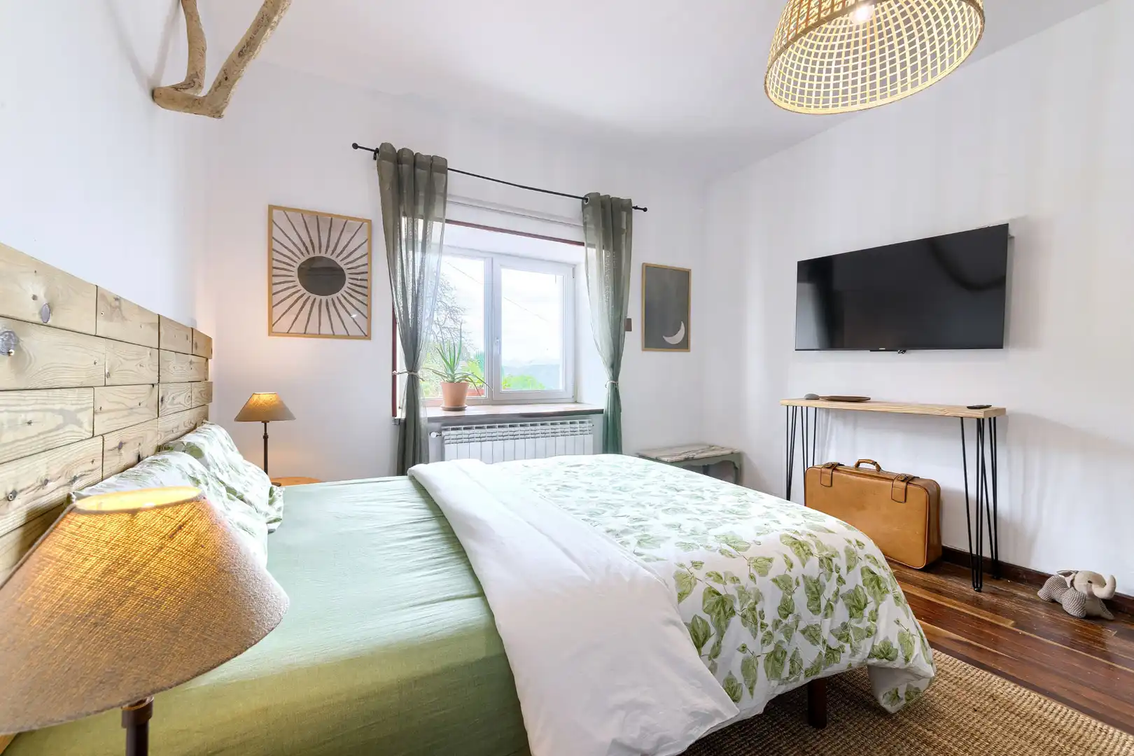 Schlafzimmer von Wohnungen zur Miete in Zamudio mit Heizung, Möbliert und Waschmaschine