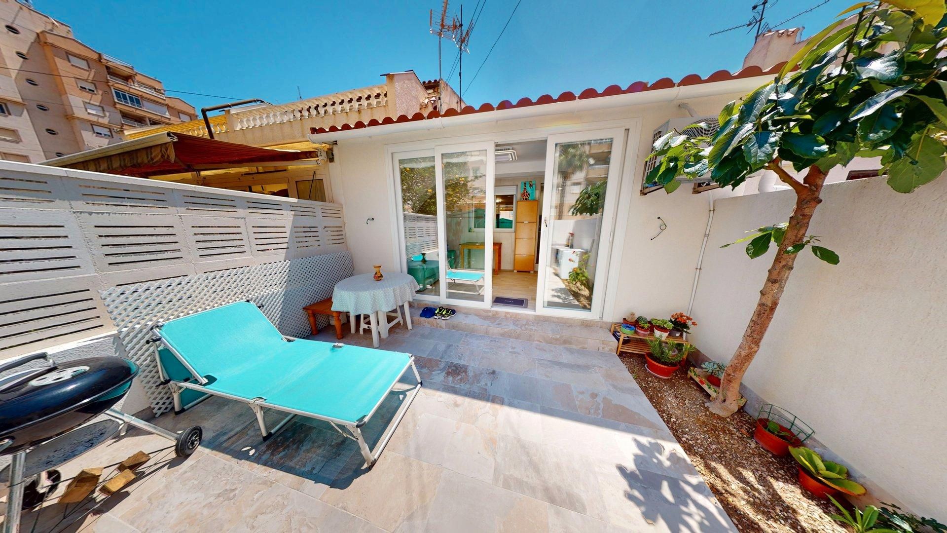 Garden of Flat for sale in Torrevieja  with Air Conditioner, Heating and Private garden