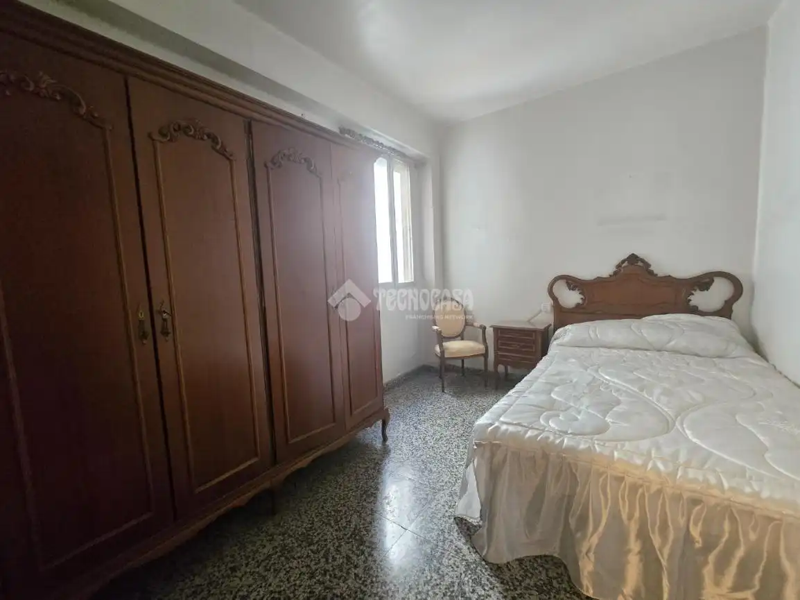 Habitación de Piso en venta en Valencia con Balcón