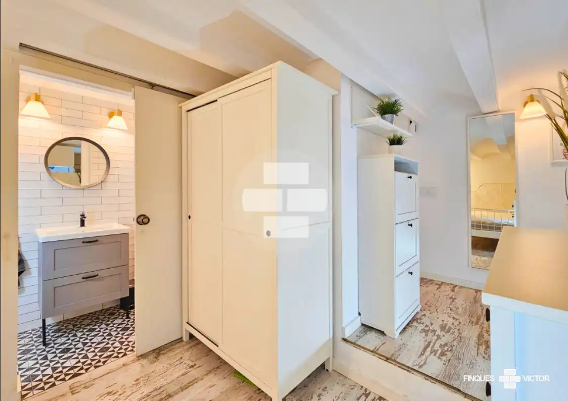 Piso en venta en Barcelona con Amueblado, Horno y TV