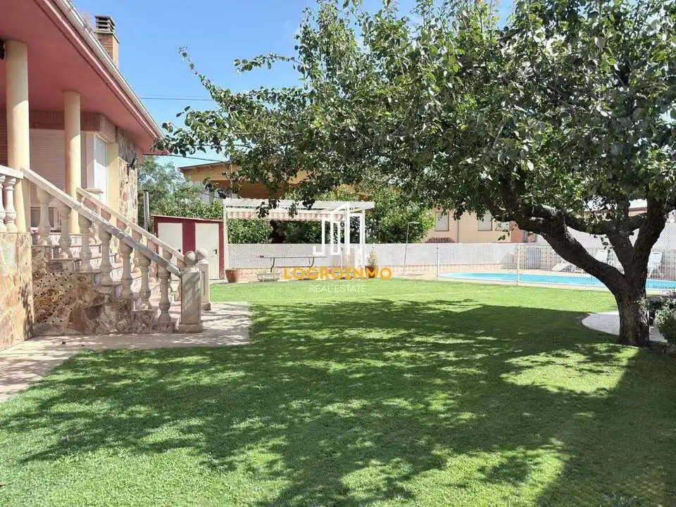 Jardín de Casa o chalet en venta en El Redal con Calefacción, Trastero y Piscina