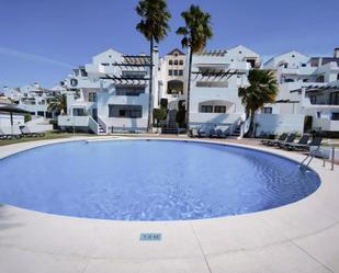 Piscina de Casa adosada en venda en Benahavís amb Aire condicionat, Terrassa i Piscina