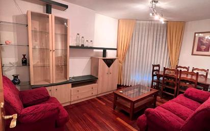 Living room of Flat for sale in Miranda de Ebro  with Heating, Parquet flooring and Furnished