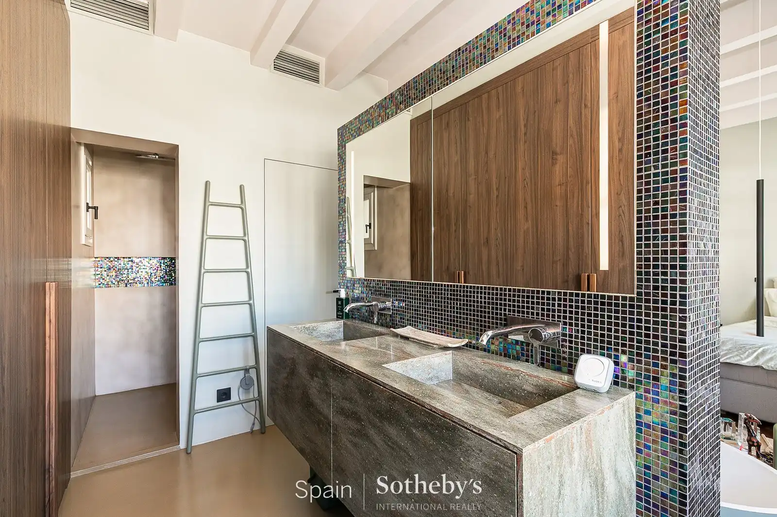 Baño de Casa adosada en venta en Sitges con Aire acondicionado, Calefacción y Jardín privado
