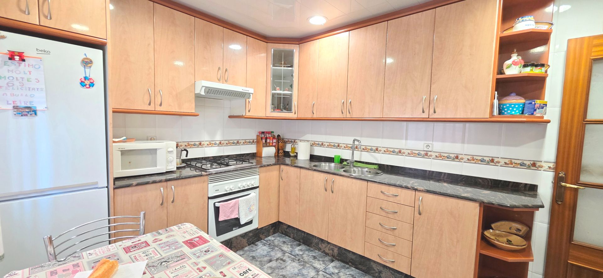 Cocina de Piso en venta en Sabadell con Calefacción, Terraza y Trastero
